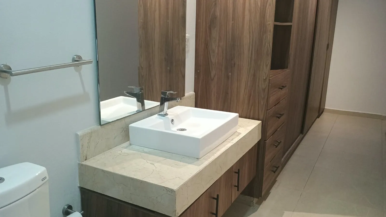 Lavabo del baño principal